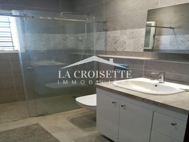 Rez-de-chaussée meublé S+2 avec jardin  à La Marsa